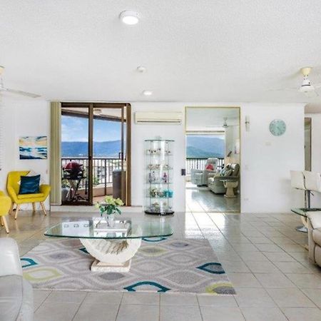 Cairns Ocean View Apartment In Aquarius Kültér fotó
