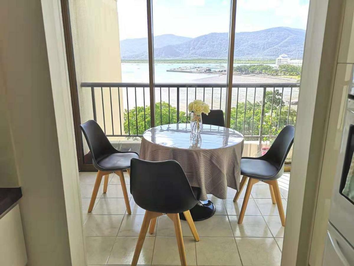 Cairns Ocean View Apartment In Aquarius Kültér fotó